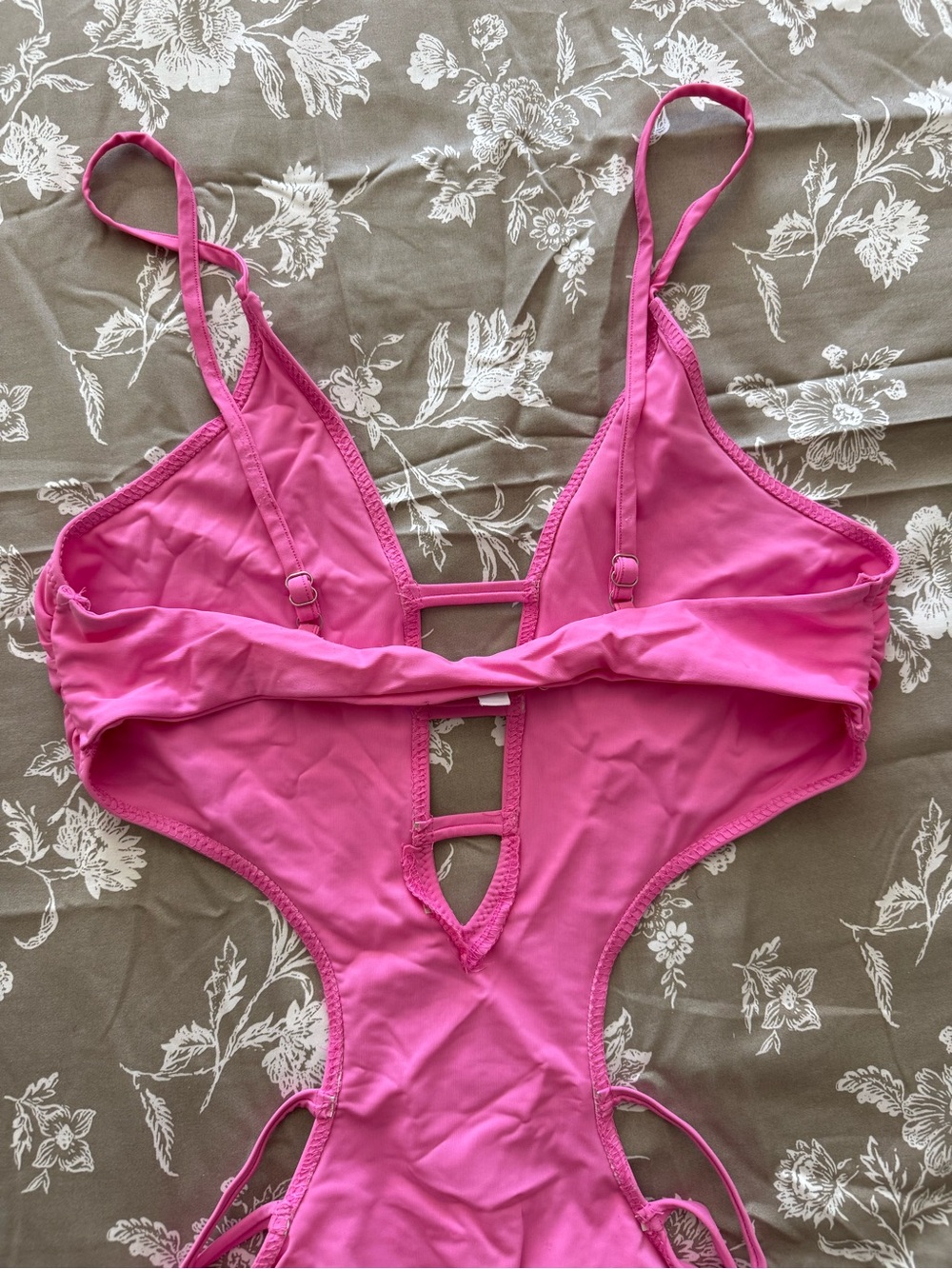 Strappy Pink Cutout One-Piece Swimwear - Picture 5 of 6